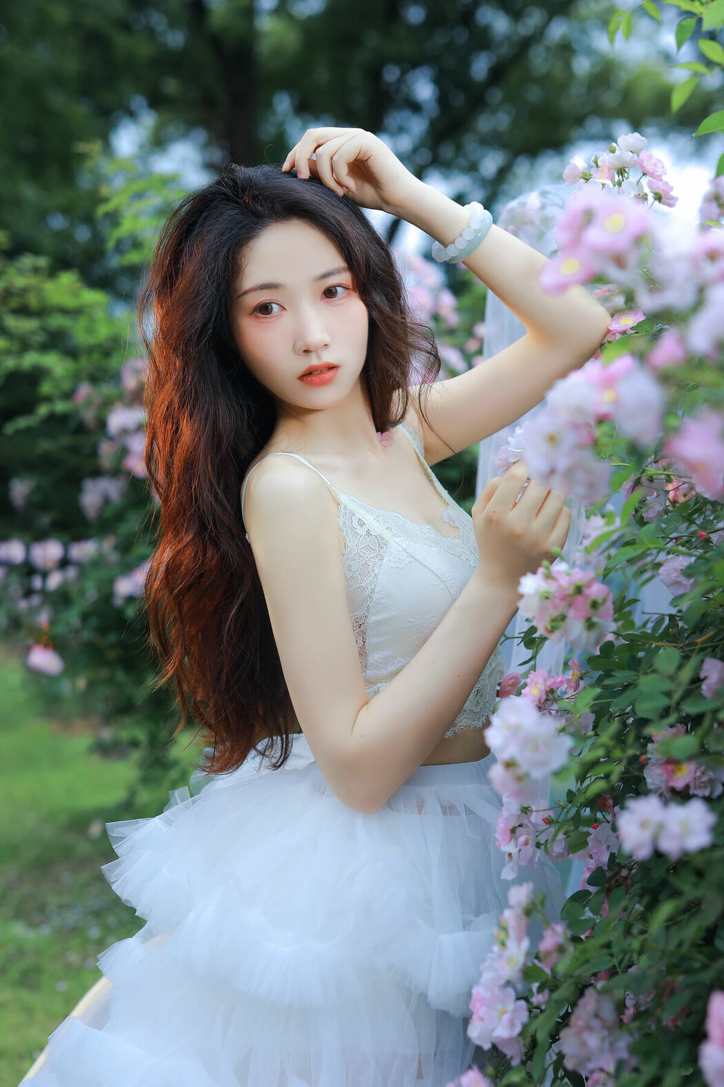 YiTuYu艺图语 Vol.8955 Hua Zhuang Shi Tian (26P)