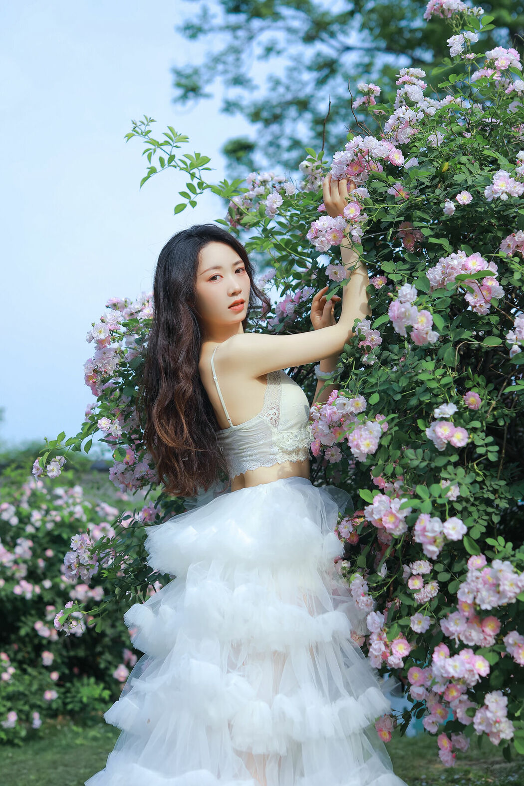 YiTuYu艺图语 Vol.8955 Hua Zhuang Shi Tian (26P)