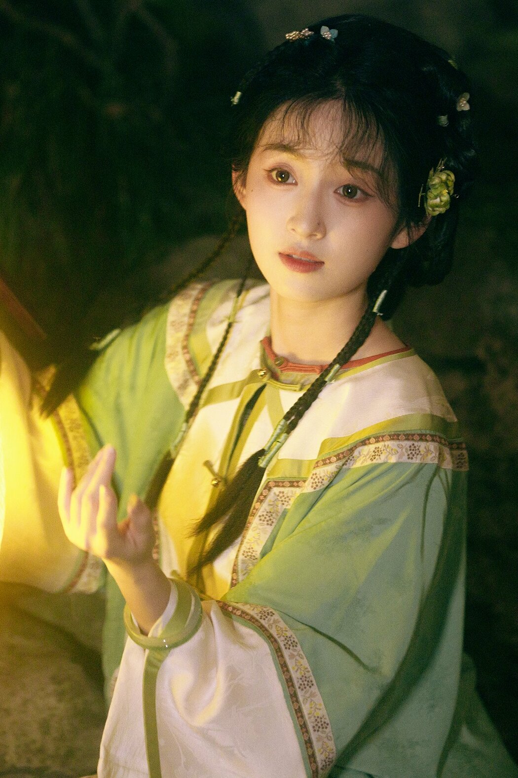 YiTuYu艺图语 Vol.8947 Yi Zhi Shu Zi Jun (14P) Cover Photo