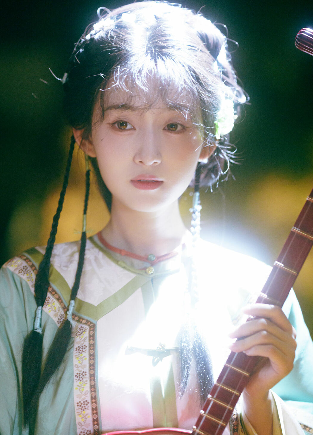 YiTuYu艺图语 Vol.8947 Yi Zhi Shu Zi Jun (14P)