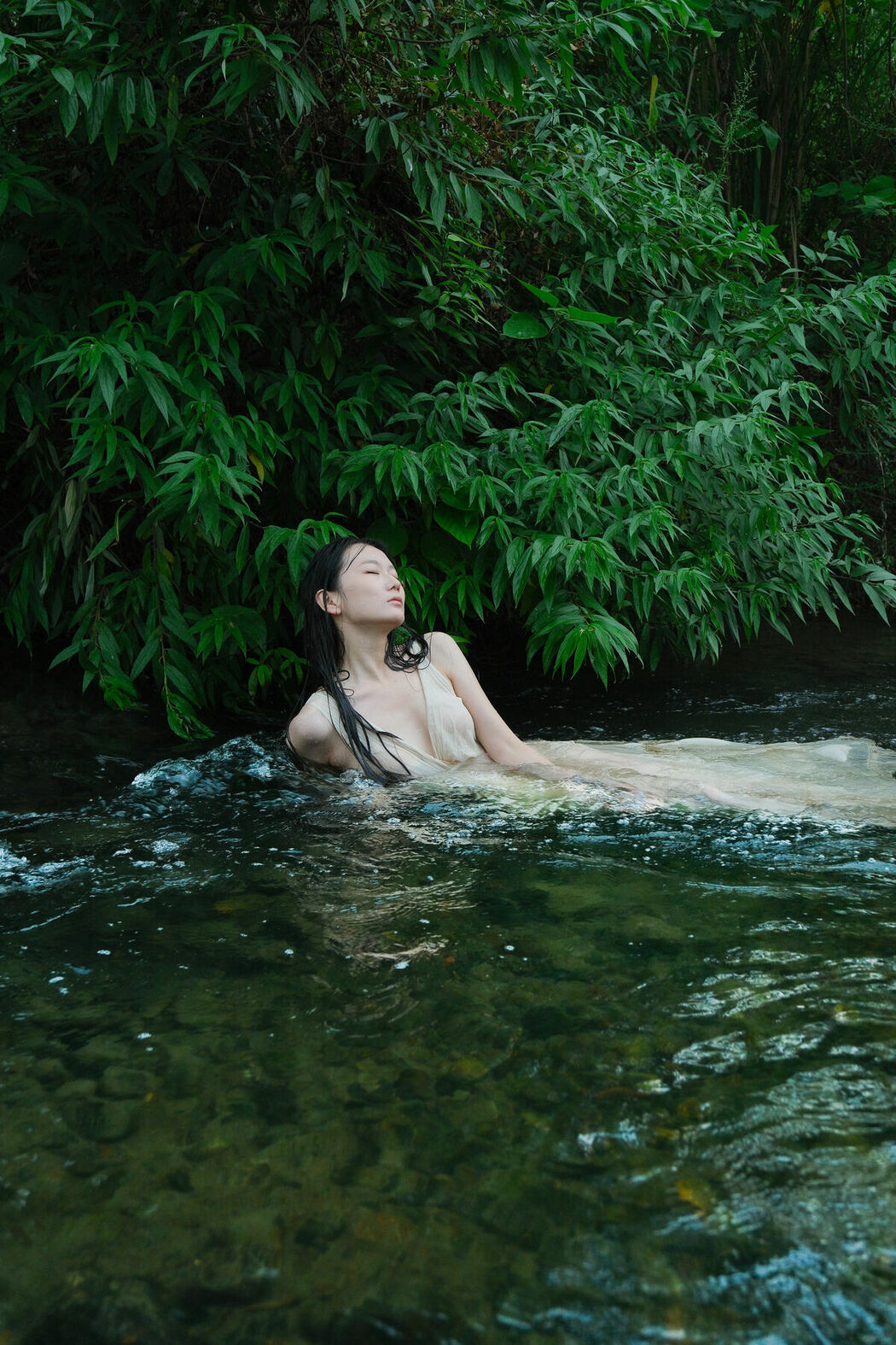 YiTuYu艺图语 Vol.8957 Yang (17P)