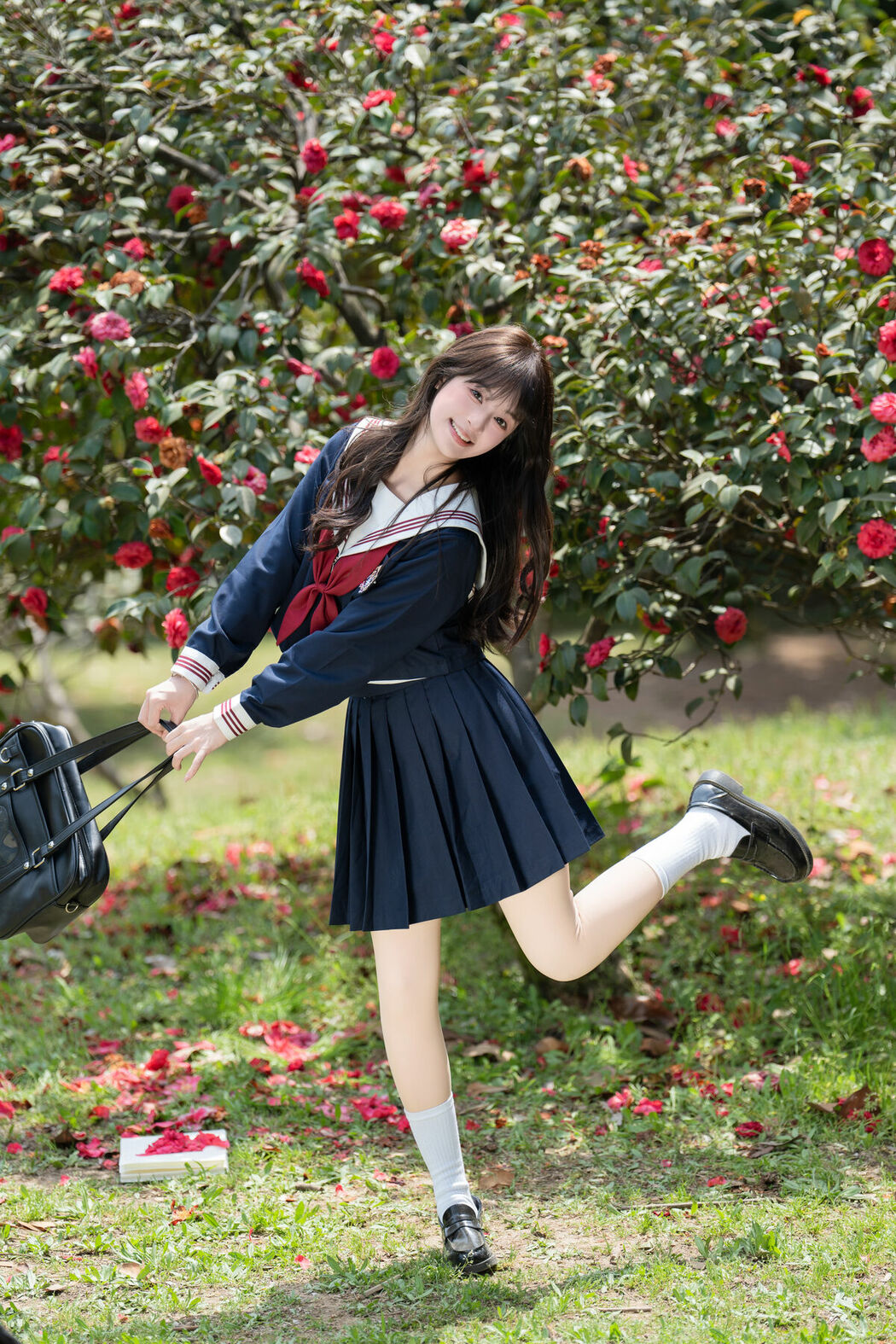 YiTuYu艺图语 Vol.8953 Xia Yu Xiao Nian (26P)