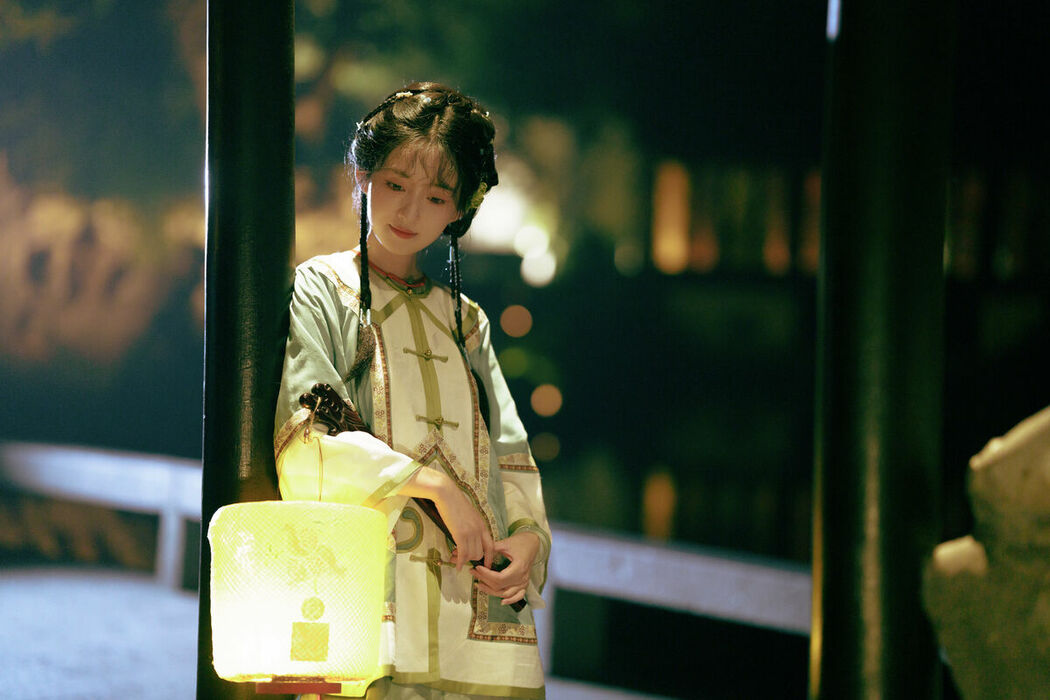 YiTuYu艺图语 Vol.8947 Yi Zhi Shu Zi Jun (14P)