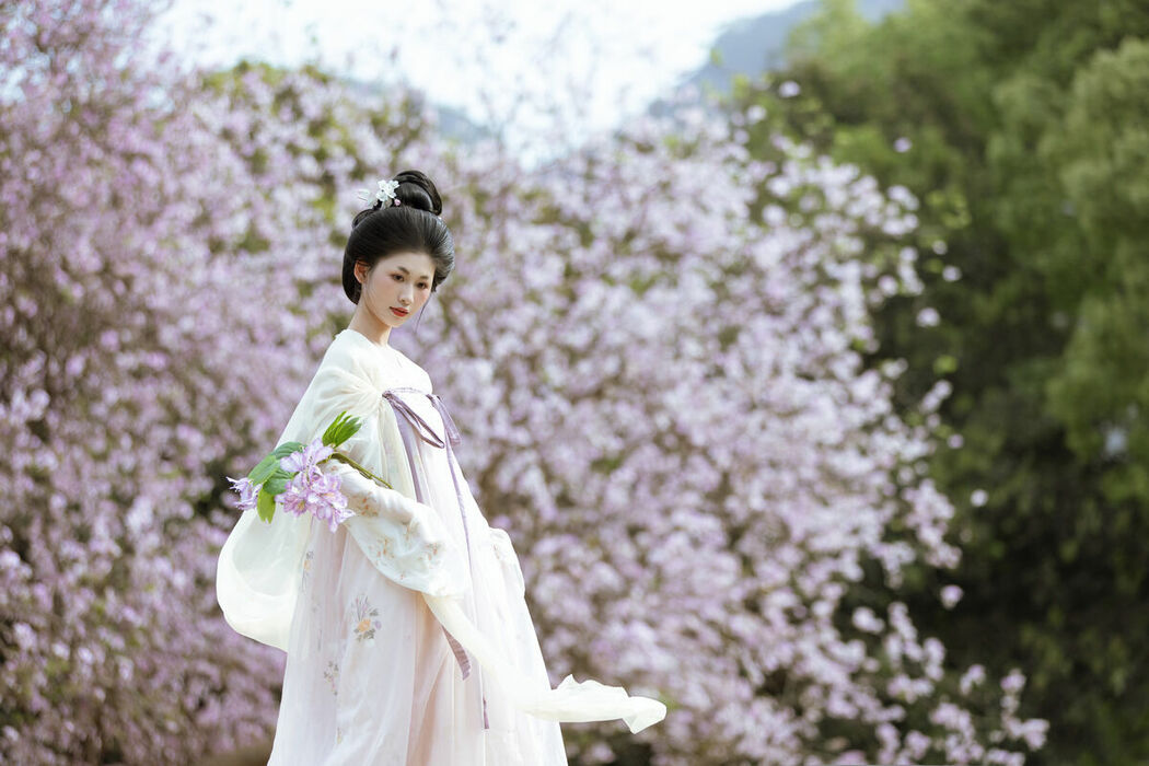 YiTuYu艺图语 Vol.8958 Xiao Y Jin Tian Ye Hen Kai Xin (20P)