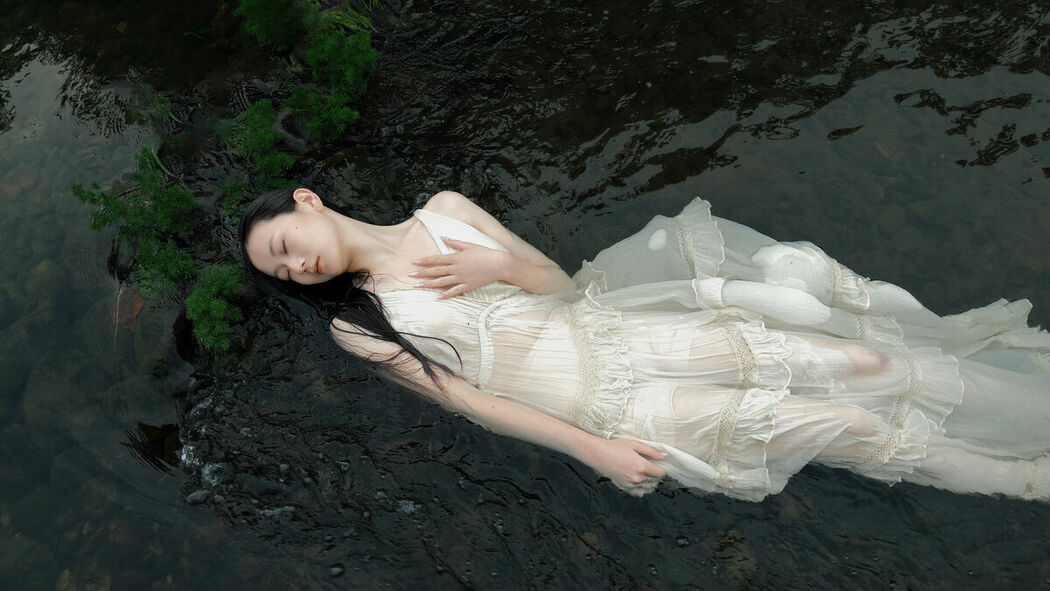 YiTuYu艺图语 Vol.8957 Yang (17P)