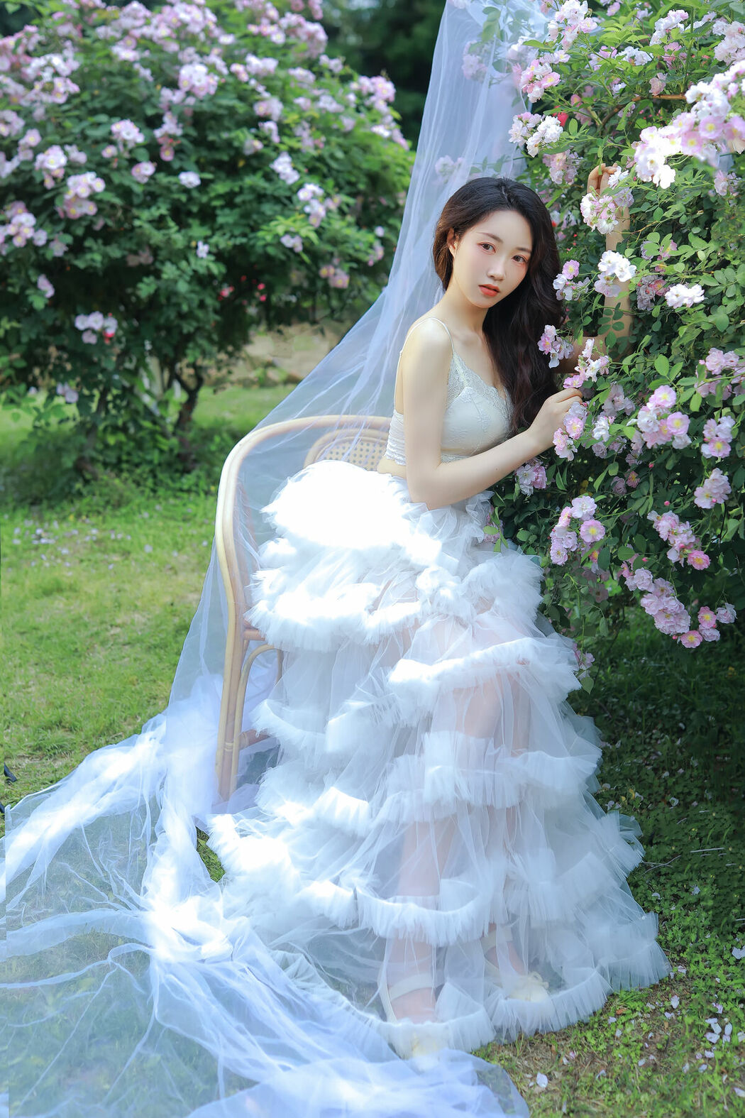 YiTuYu艺图语 Vol.8955 Hua Zhuang Shi Tian (26P)