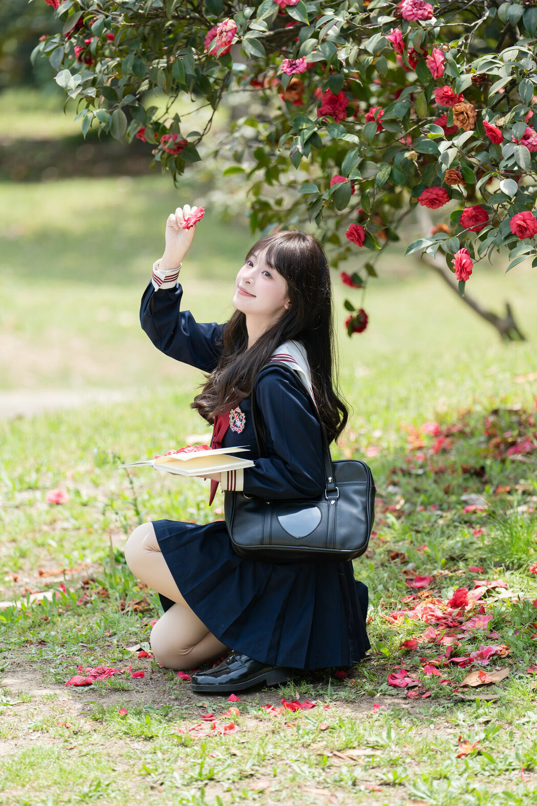 YiTuYu艺图语 Vol.8953 Xia Yu Xiao Nian (26P)