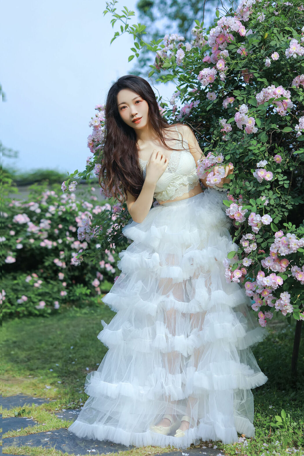 YiTuYu艺图语 Vol.8955 Hua Zhuang Shi Tian (26P)