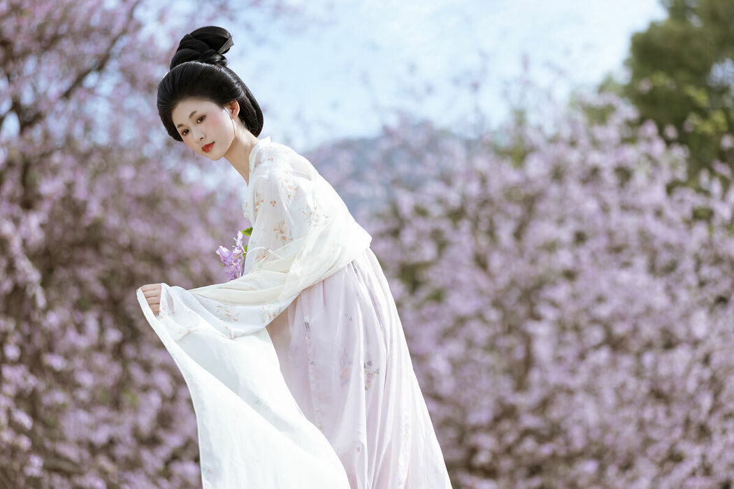 YiTuYu艺图语 Vol.8958 Xiao Y Jin Tian Ye Hen Kai Xin (20P)