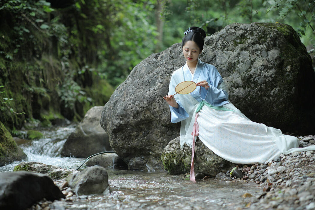 YiTuYu艺图语 Vol.8959 Shi Yu Shi Ya (27P)