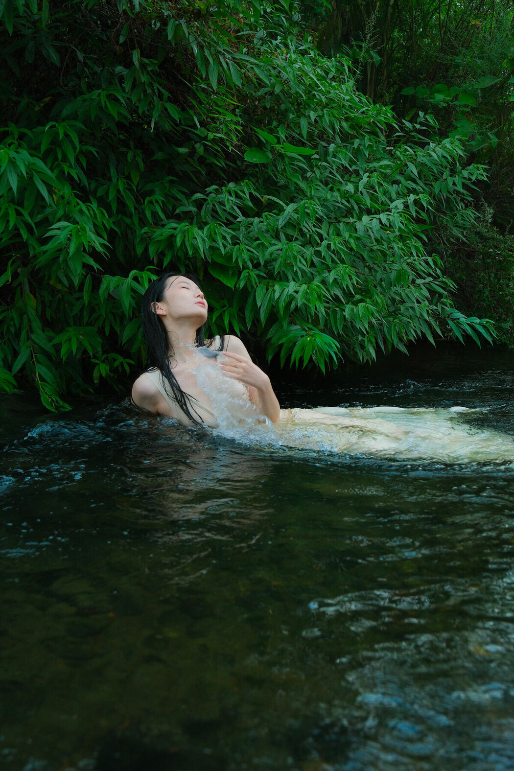 YiTuYu艺图语 Vol.8957 Yang (17P)