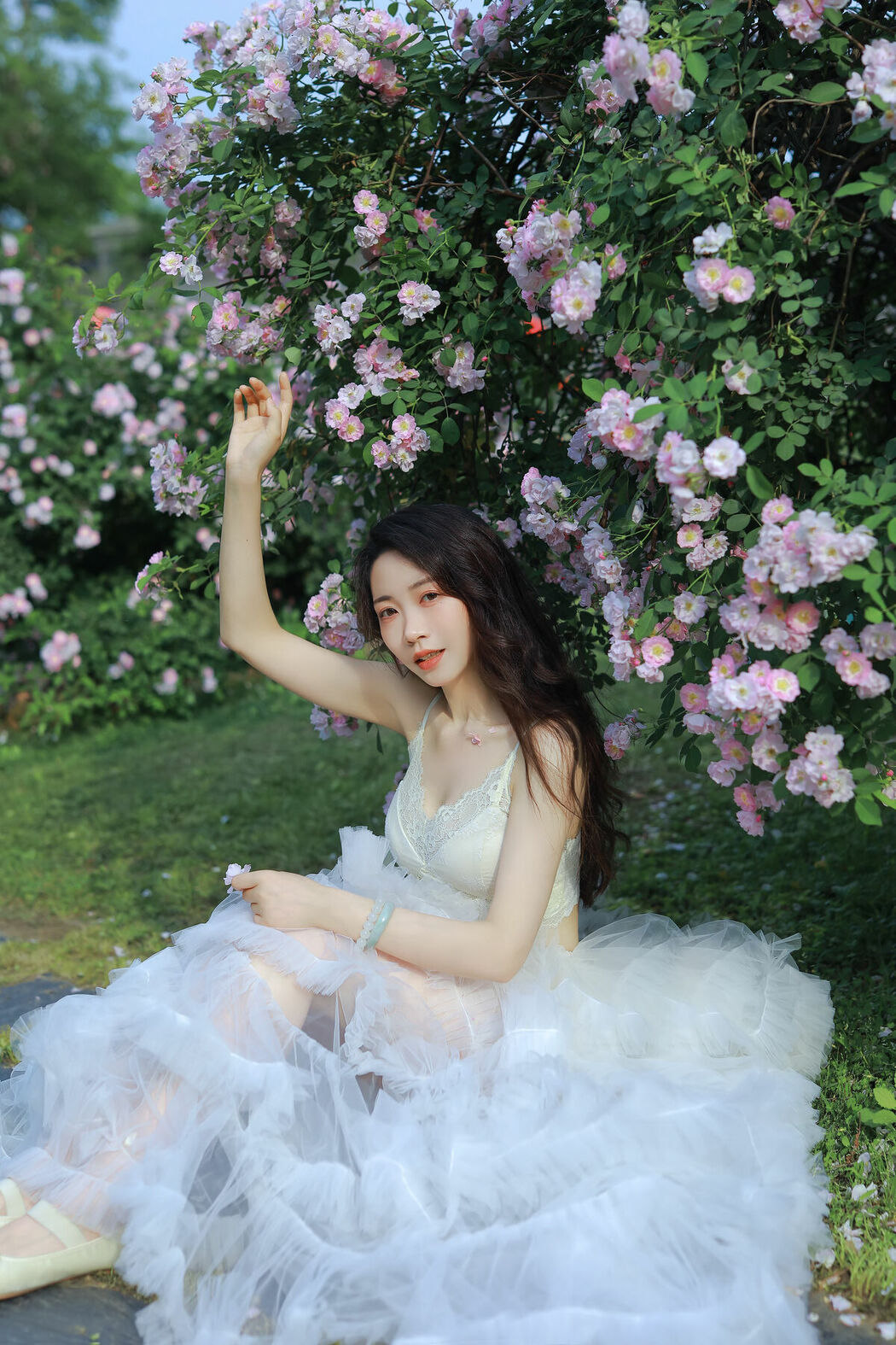 YiTuYu艺图语 Vol.8955 Hua Zhuang Shi Tian (26P)