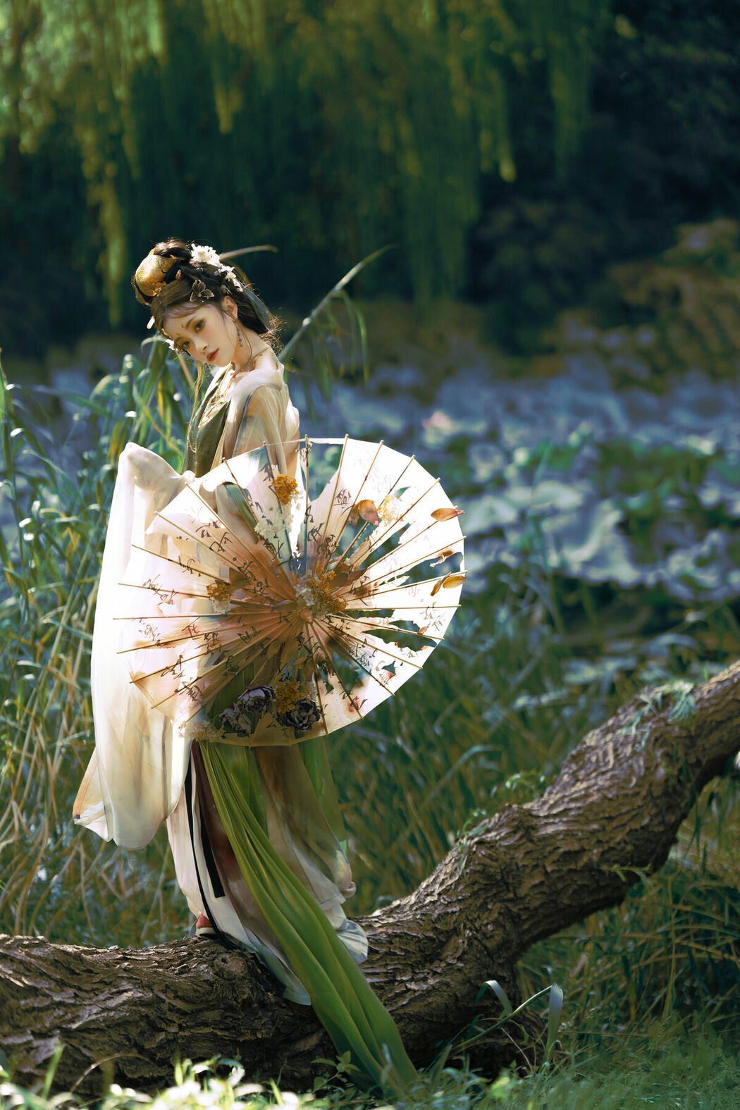 YiTuYu艺图语 Vol.8960 Tao Chi (19P)