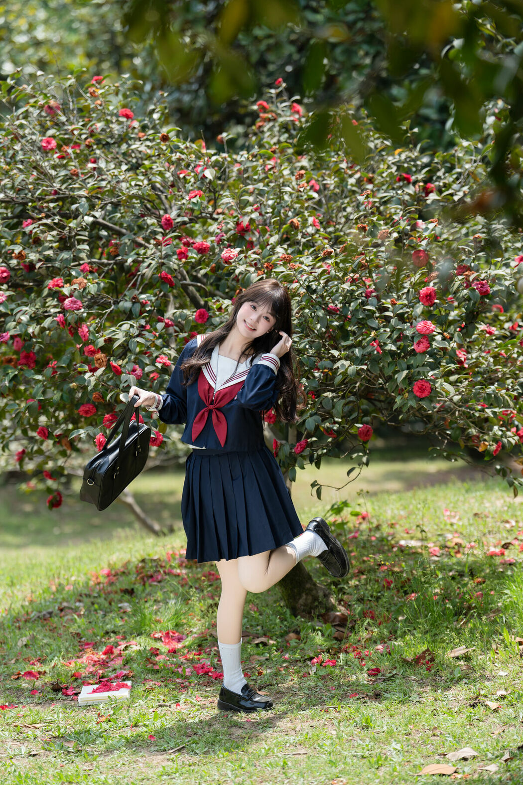 YiTuYu艺图语 Vol.8953 Xia Yu Xiao Nian (26P)