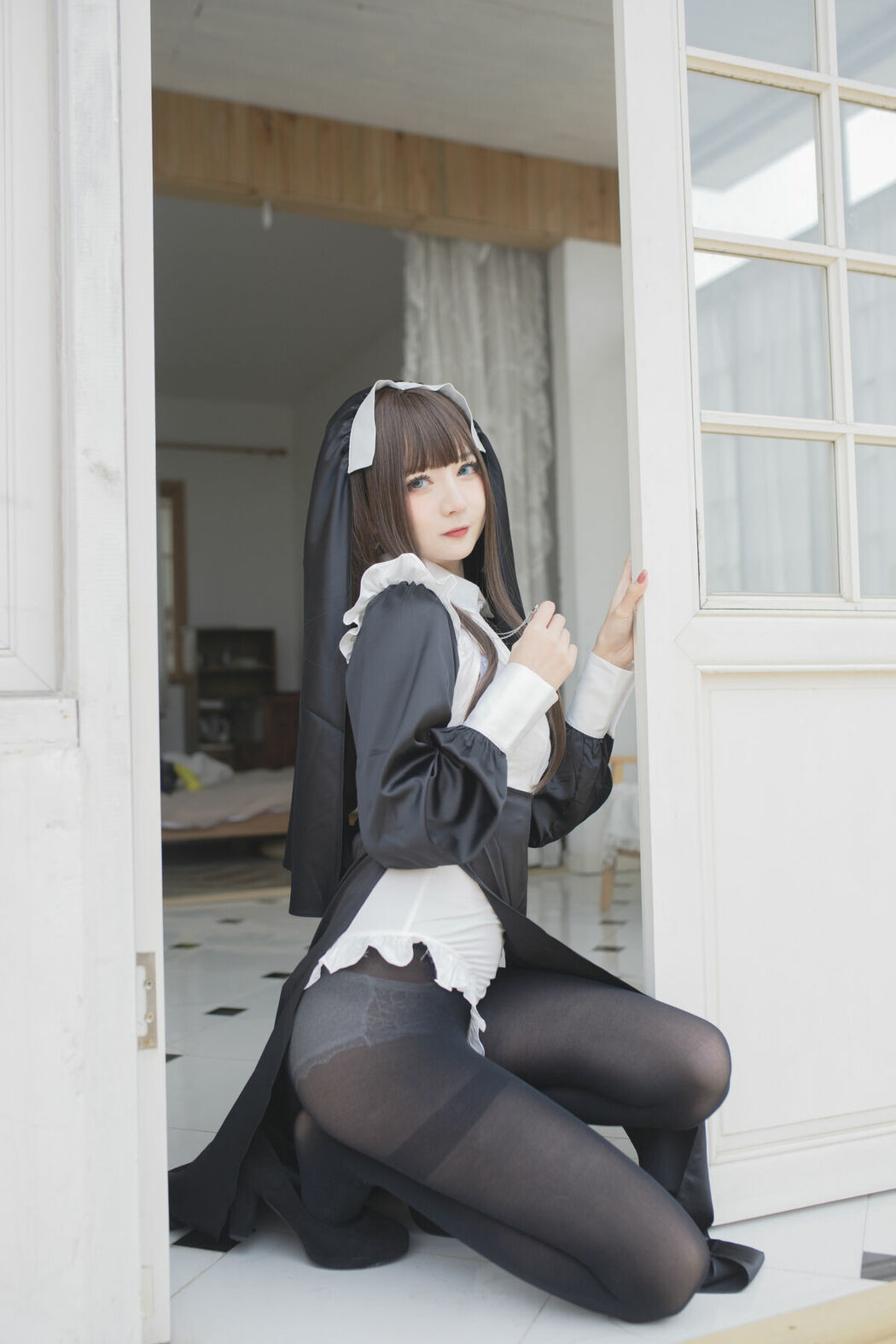 Coser@51酱 – 修女 (25P)