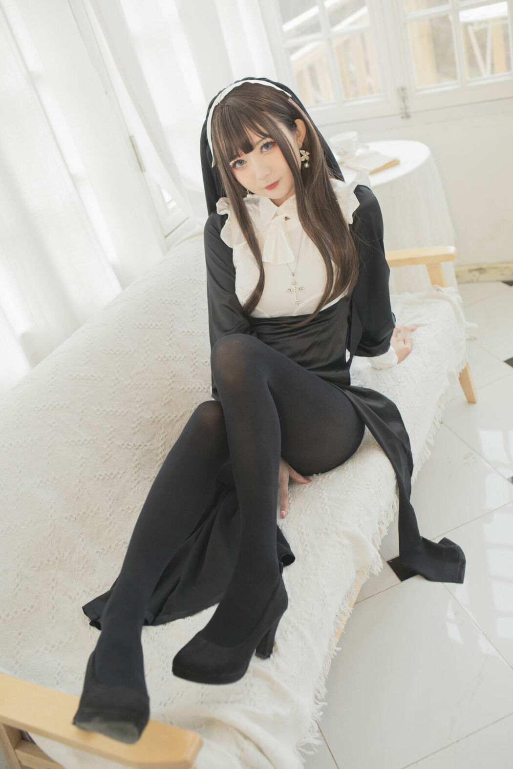 Coser@51酱 – 修女 (25P)