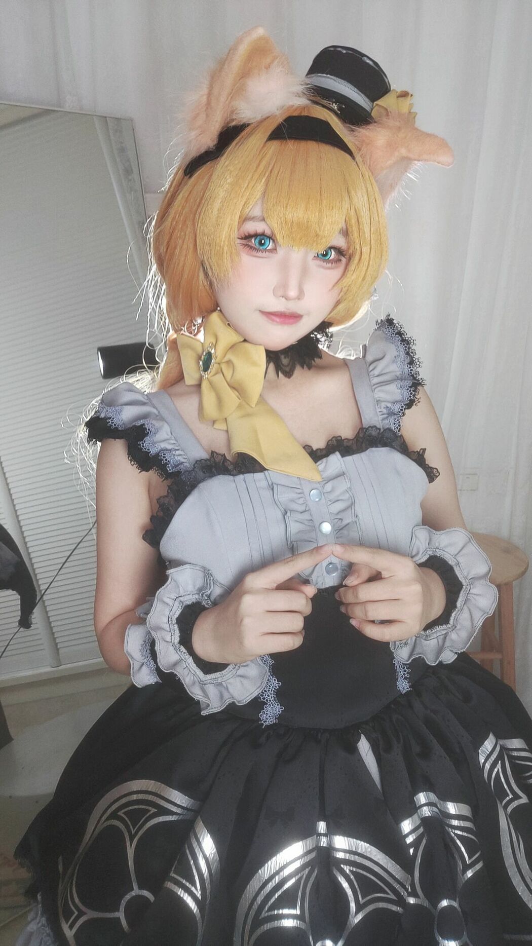 Coser@比奇堡黄塞方块 – 蔚蓝档案 玛丽偶像自拍 (31P – 4V)