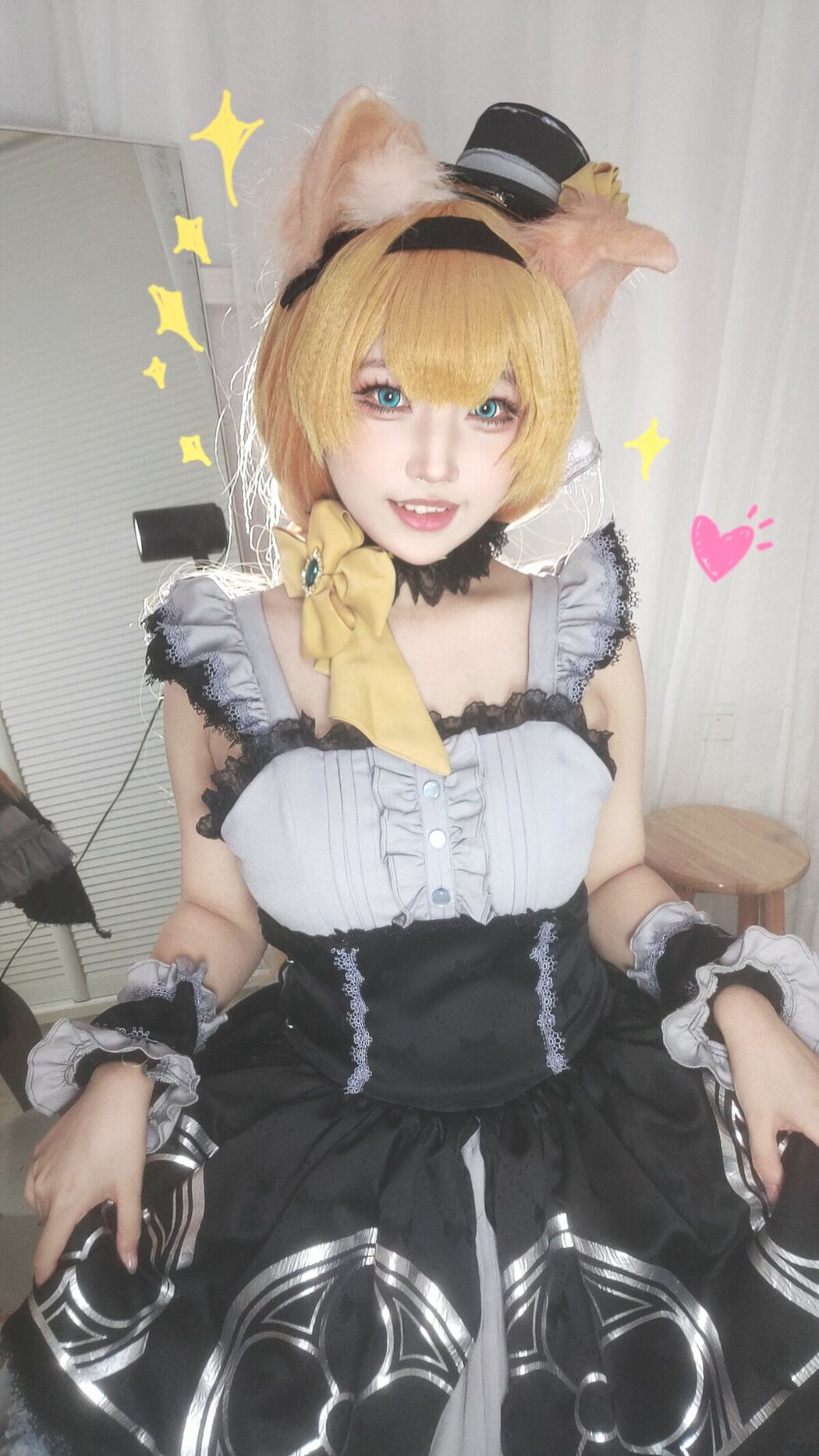 Coser@比奇堡黄塞方块 – 蔚蓝档案 玛丽偶像自拍 (31P – 4V)