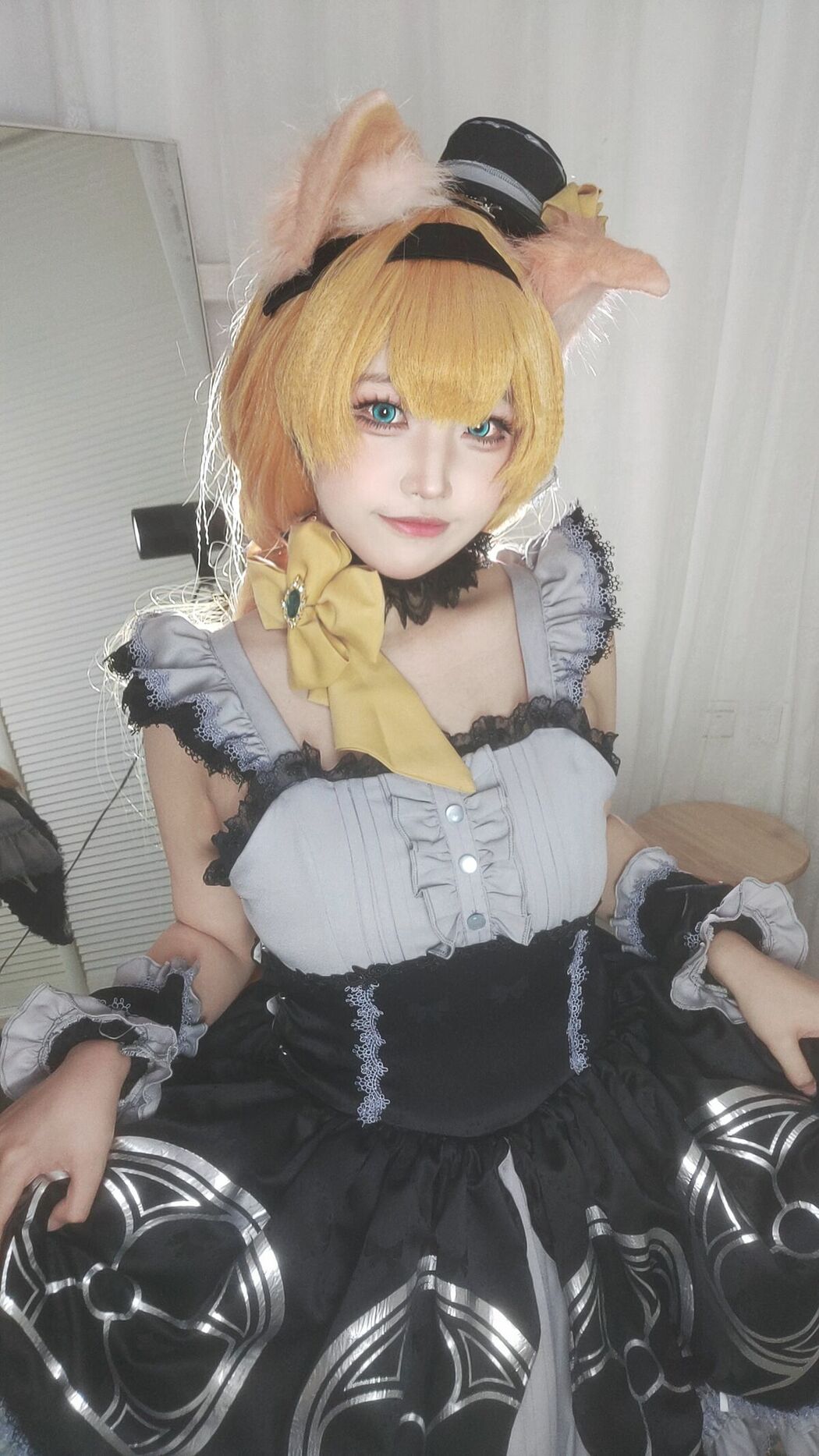 Coser@比奇堡黄塞方块 – 蔚蓝档案 玛丽偶像自拍 (31P – 4V)