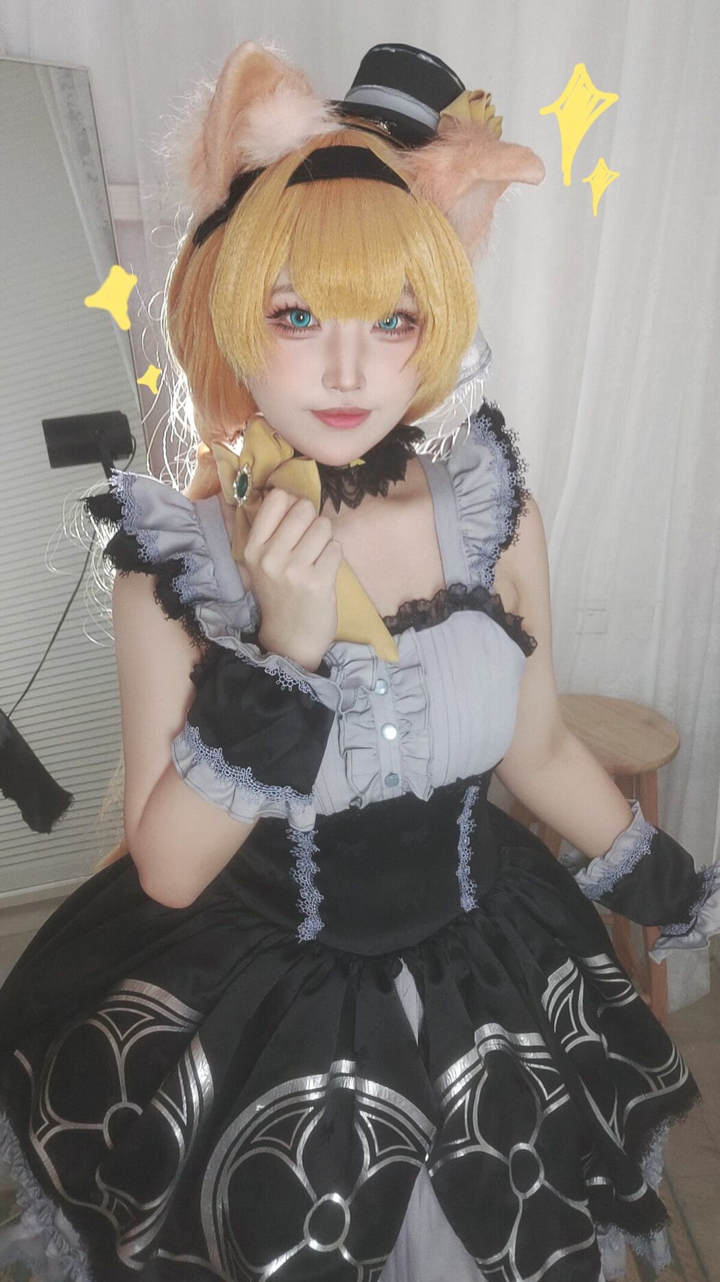 Coser@比奇堡黄塞方块 – 蔚蓝档案 玛丽偶像自拍 (31P – 4V)