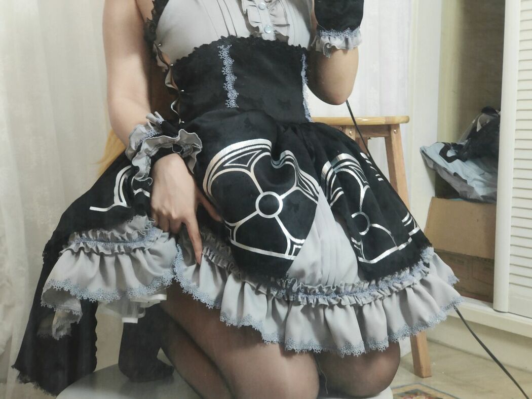 Coser@比奇堡黄塞方块 – 蔚蓝档案 玛丽偶像自拍 (31P – 4V)