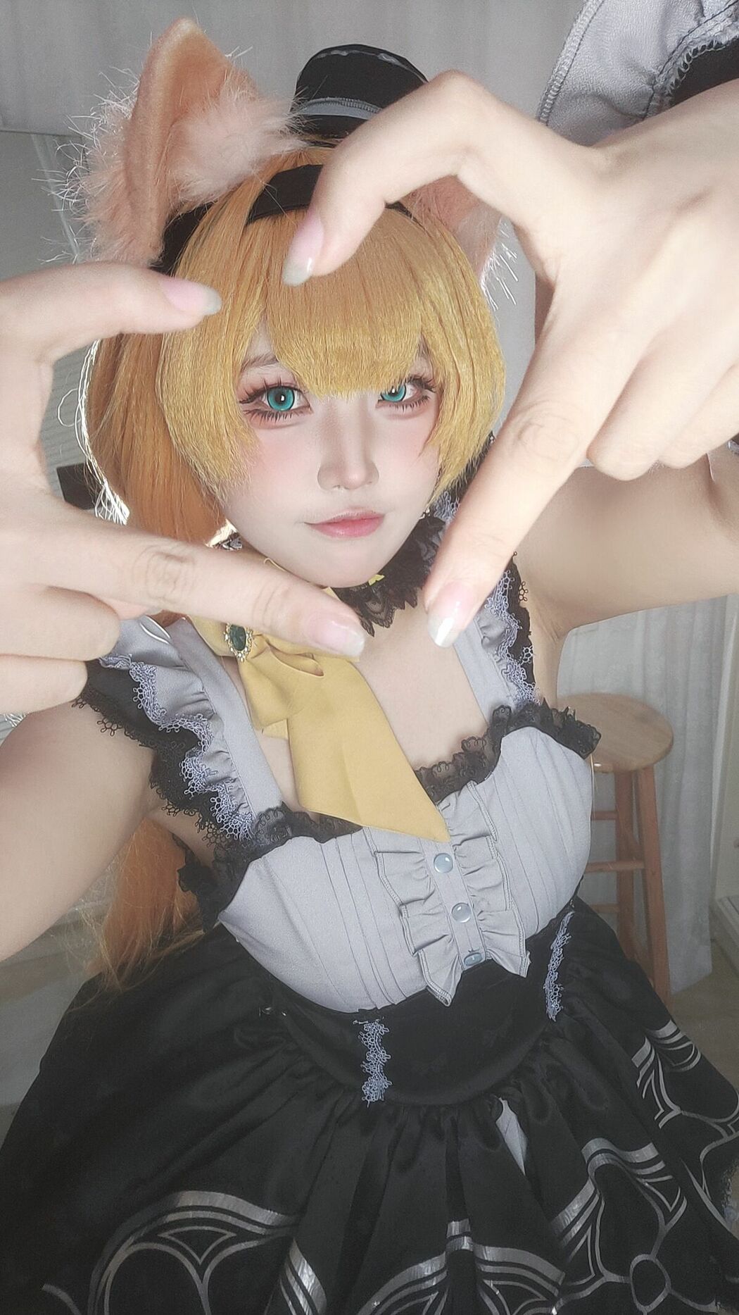 Coser@比奇堡黄塞方块 – 蔚蓝档案 玛丽偶像自拍 (31P – 4V)