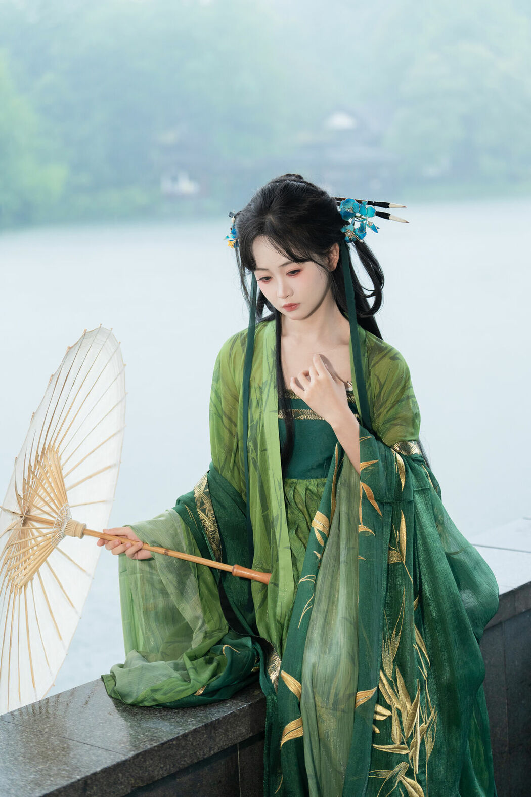 YiTuYu艺图语 Vol.8970 Jiao Yi Zhi Sui Sui (33P)