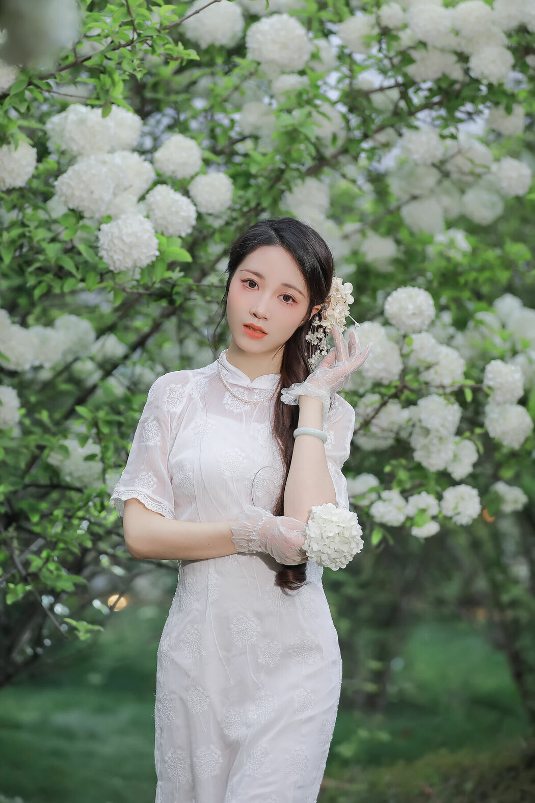 YiTuYu艺图语 Vol.8965 Hua Zhuang Shi Tian (15P)