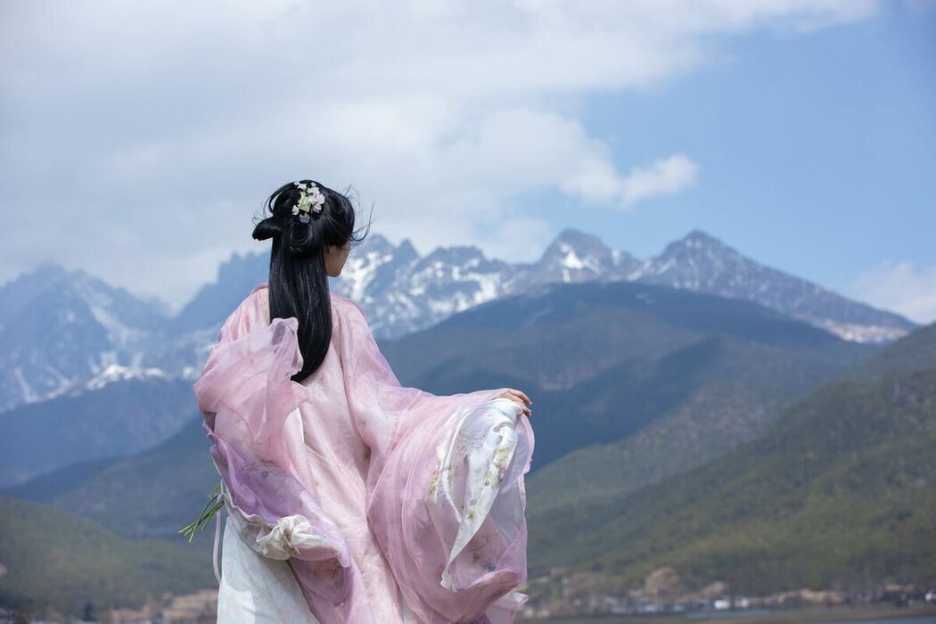 YiTuYu艺图语 Vol.8976 Wan Jiang Ting (34P)