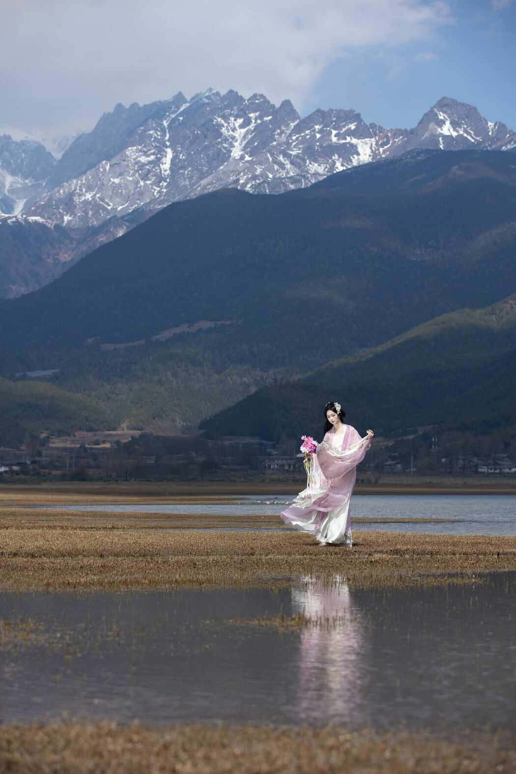 YiTuYu艺图语 Vol.8976 Wan Jiang Ting (34P)