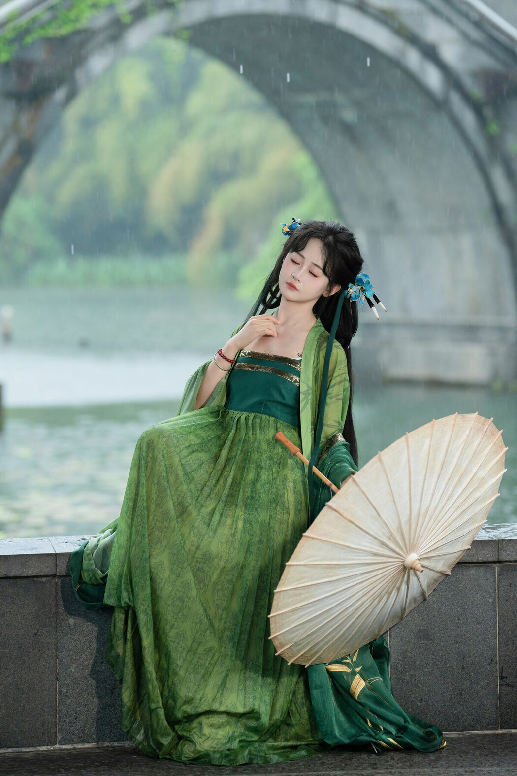 YiTuYu艺图语 Vol.8970 Jiao Yi Zhi Sui Sui (33P)