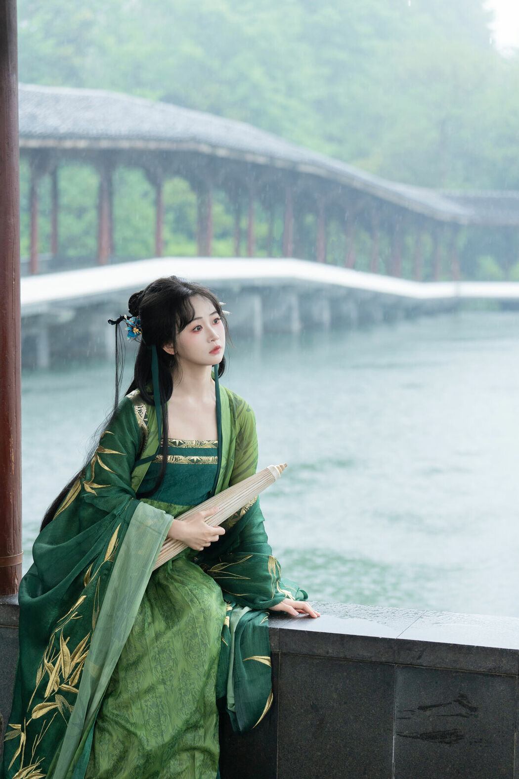 YiTuYu艺图语 Vol.8970 Jiao Yi Zhi Sui Sui (33P)