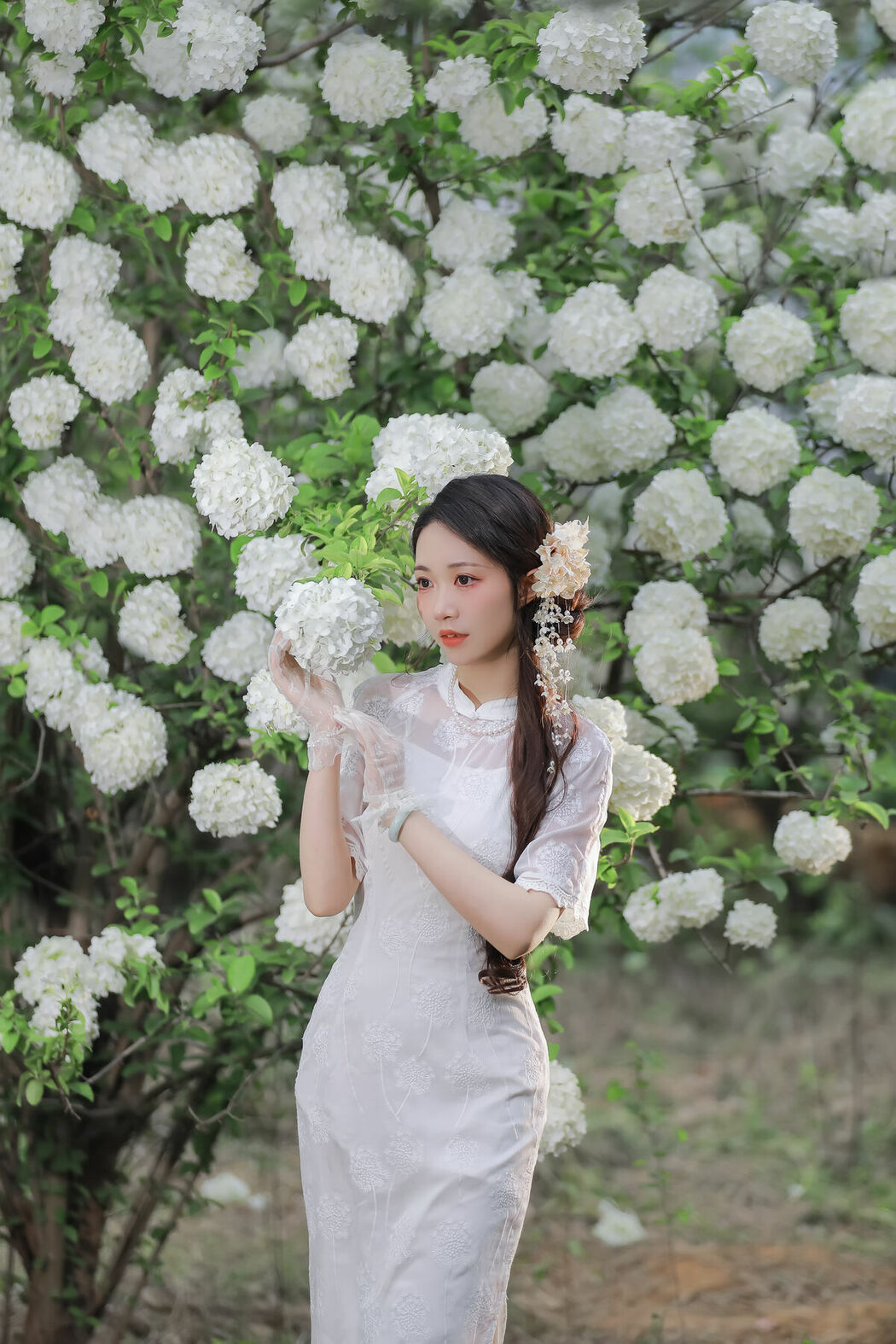 YiTuYu艺图语 Vol.8965 Hua Zhuang Shi Tian (15P)