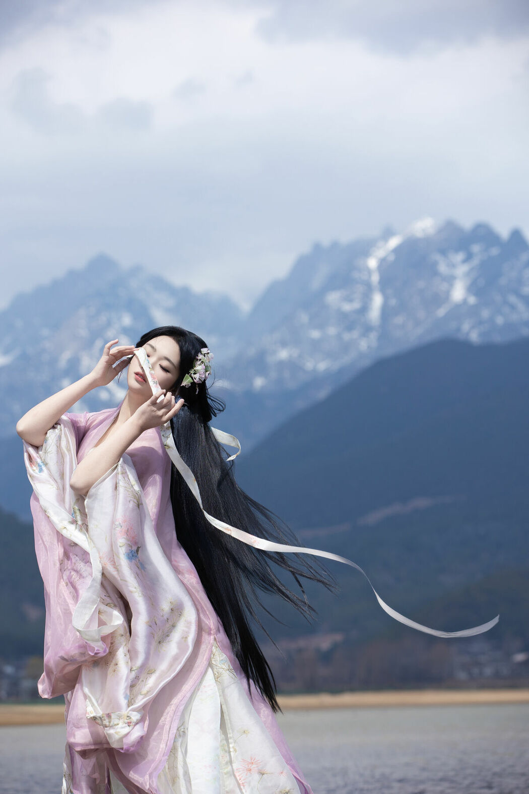 YiTuYu艺图语 Vol.8976 Wan Jiang Ting (34P)