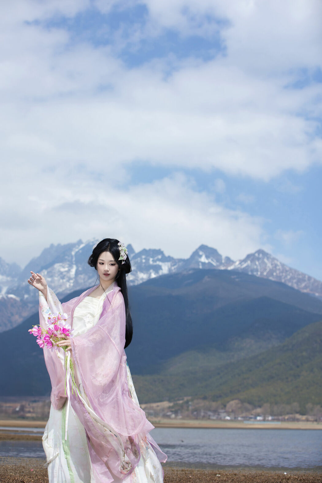 YiTuYu艺图语 Vol.8976 Wan Jiang Ting (34P)