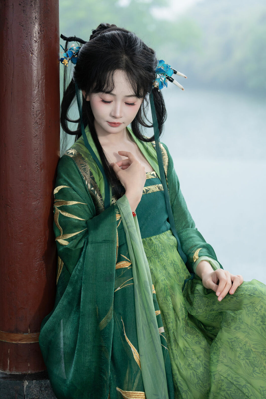 YiTuYu艺图语 Vol.8970 Jiao Yi Zhi Sui Sui (33P)