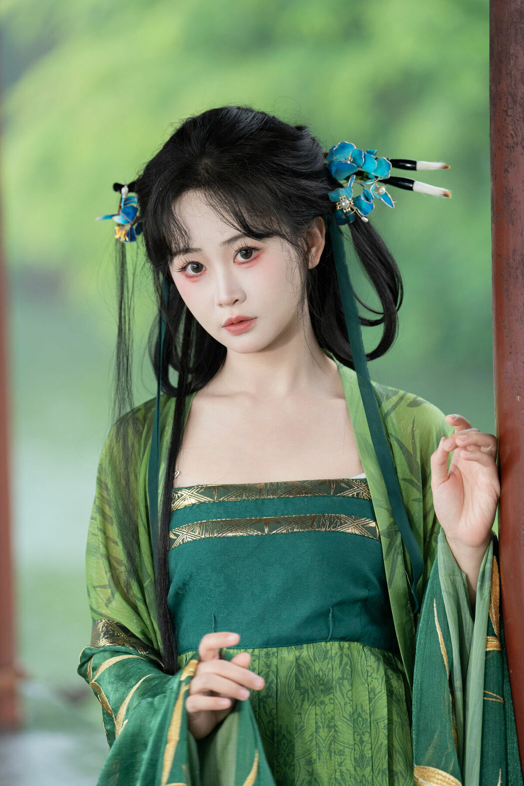 YiTuYu艺图语 Vol.8970 Jiao Yi Zhi Sui Sui (33P)