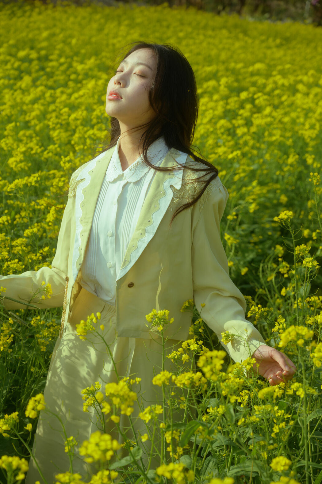 YiTuYu艺图语 Vol.8978 Nana Kobaya (40P)