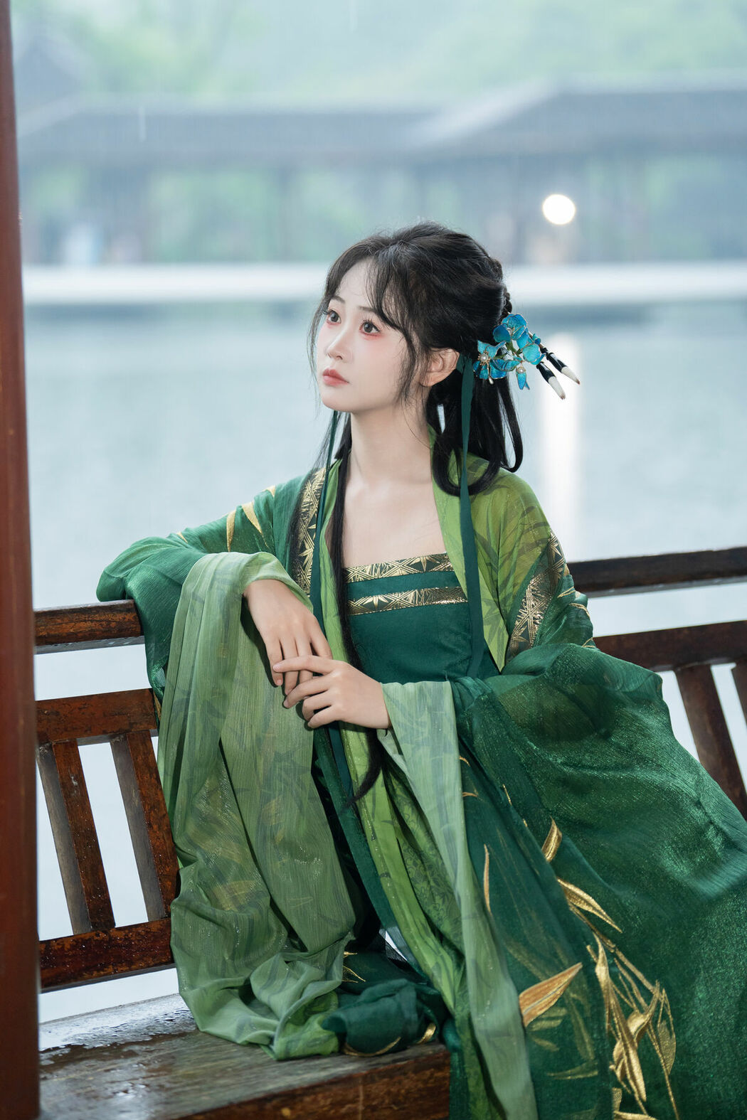 YiTuYu艺图语 Vol.8970 Jiao Yi Zhi Sui Sui (33P)