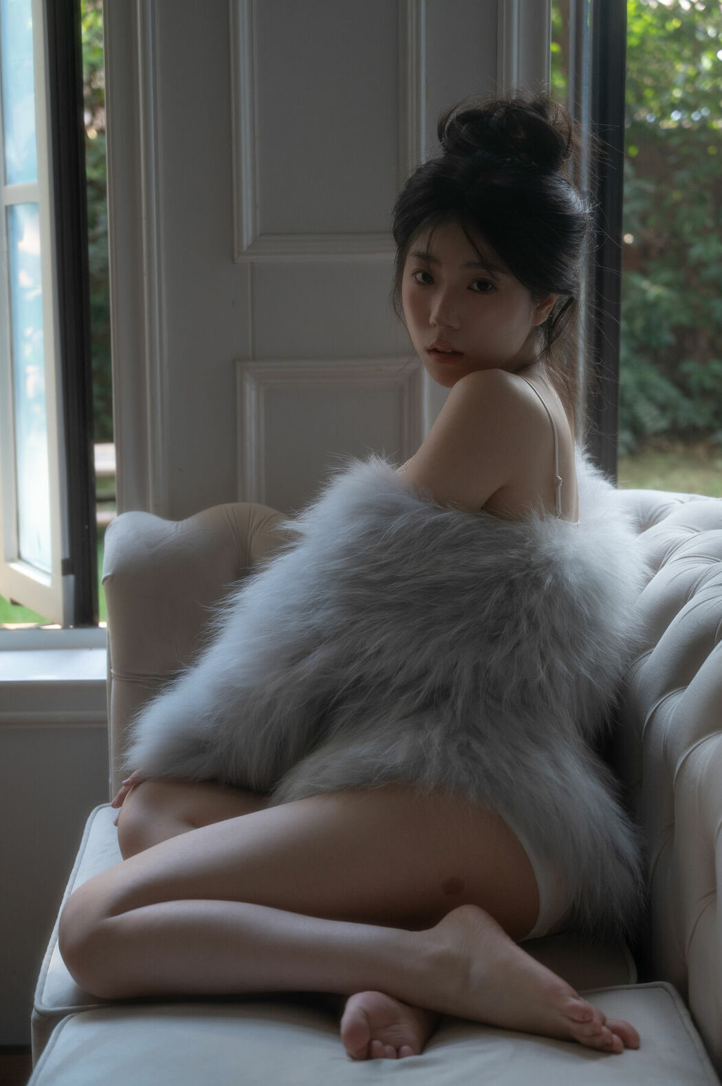 YiTuYu艺图语 Vol.8966 Le Le (14P)