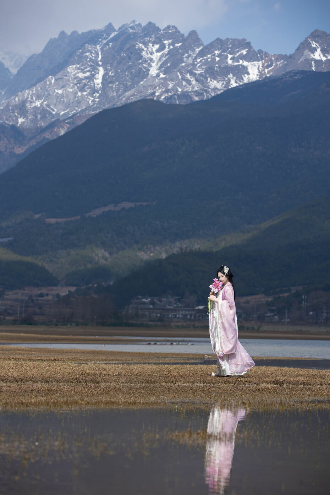 YiTuYu艺图语 Vol.8976 Wan Jiang Ting (34P)