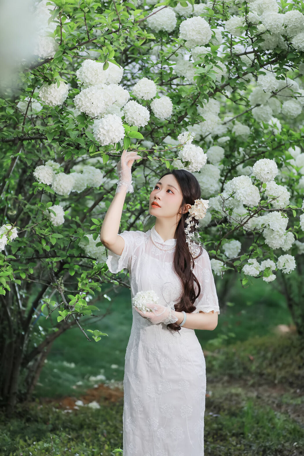 YiTuYu艺图语 Vol.8965 Hua Zhuang Shi Tian (15P)