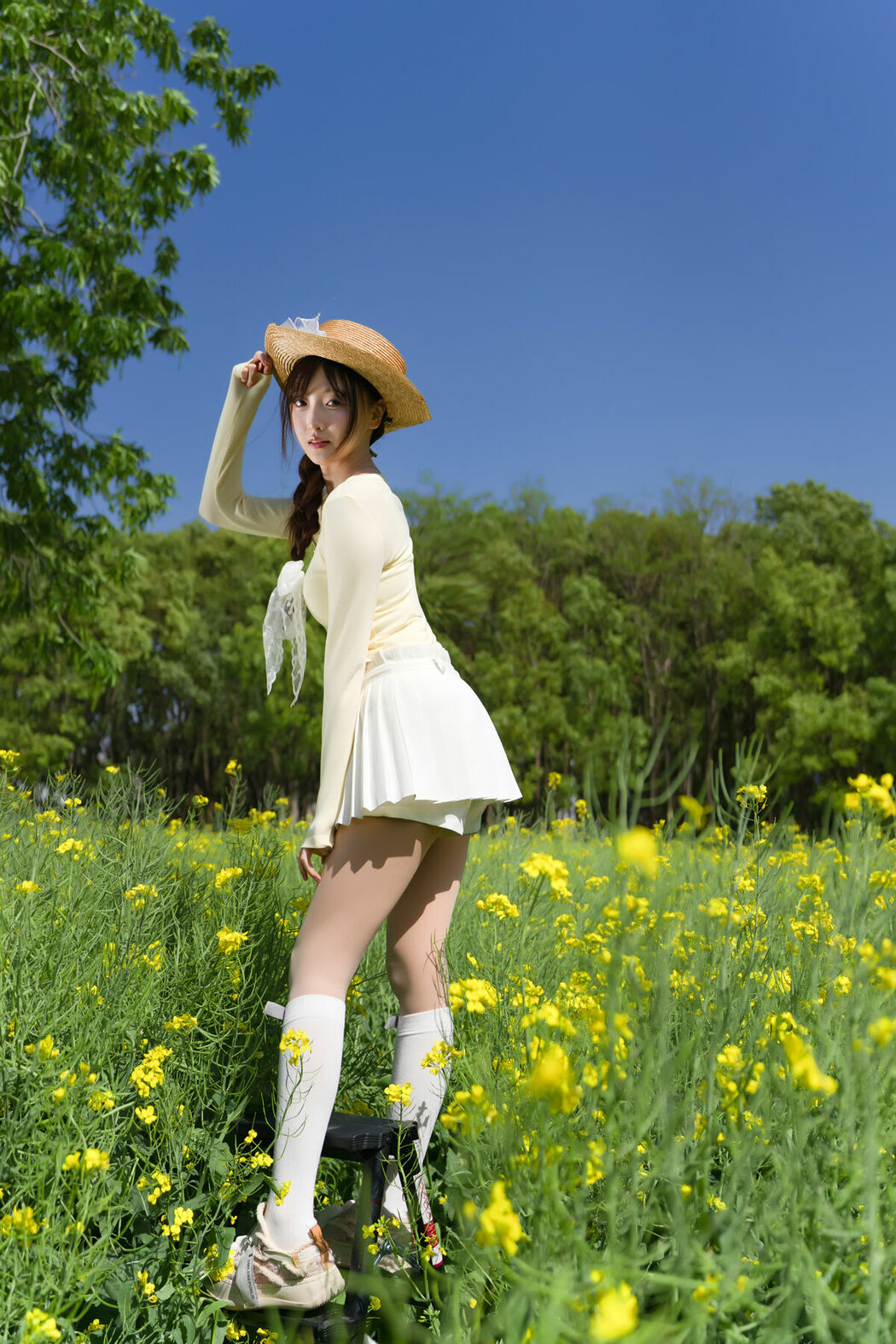 YiTuYu艺图语 Vol.8968 Bing Leng Qi E (33P)