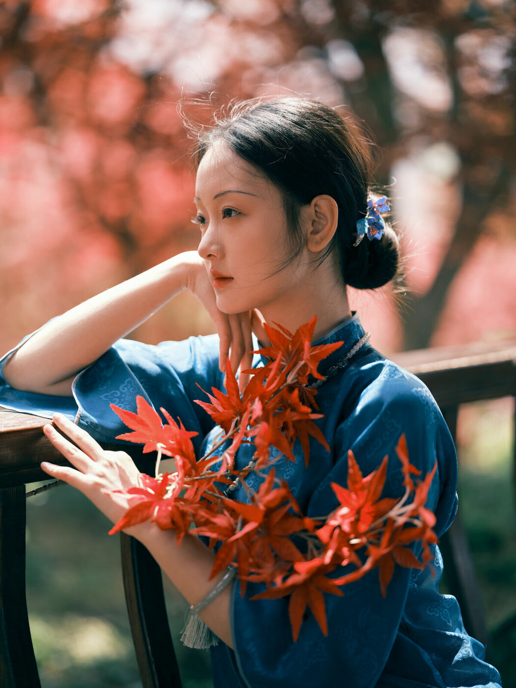 YiTuYu艺图语 Vol.8975 Yao Guai Na Li Tao (40P)