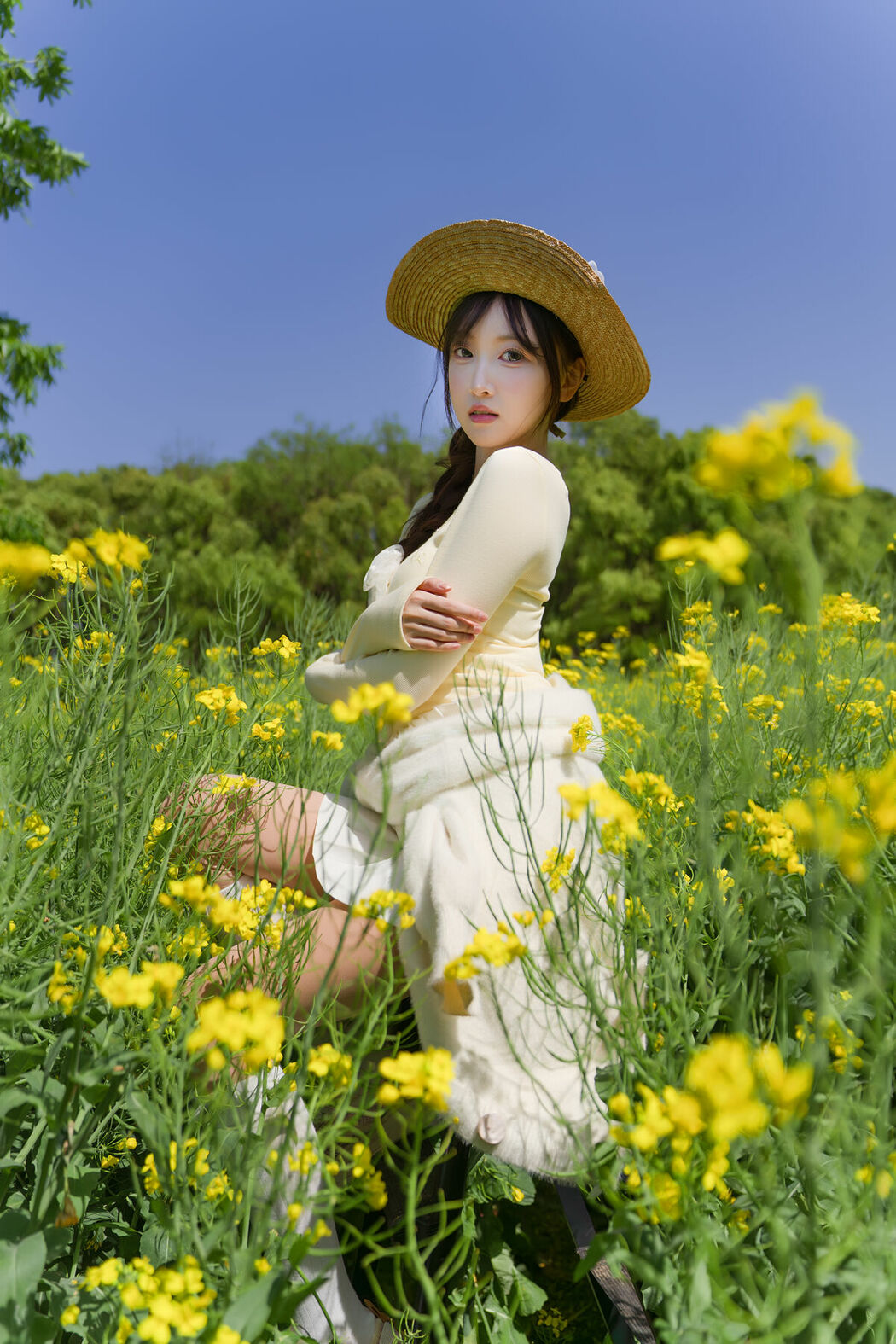 YiTuYu艺图语 Vol.8968 Bing Leng Qi E (33P)