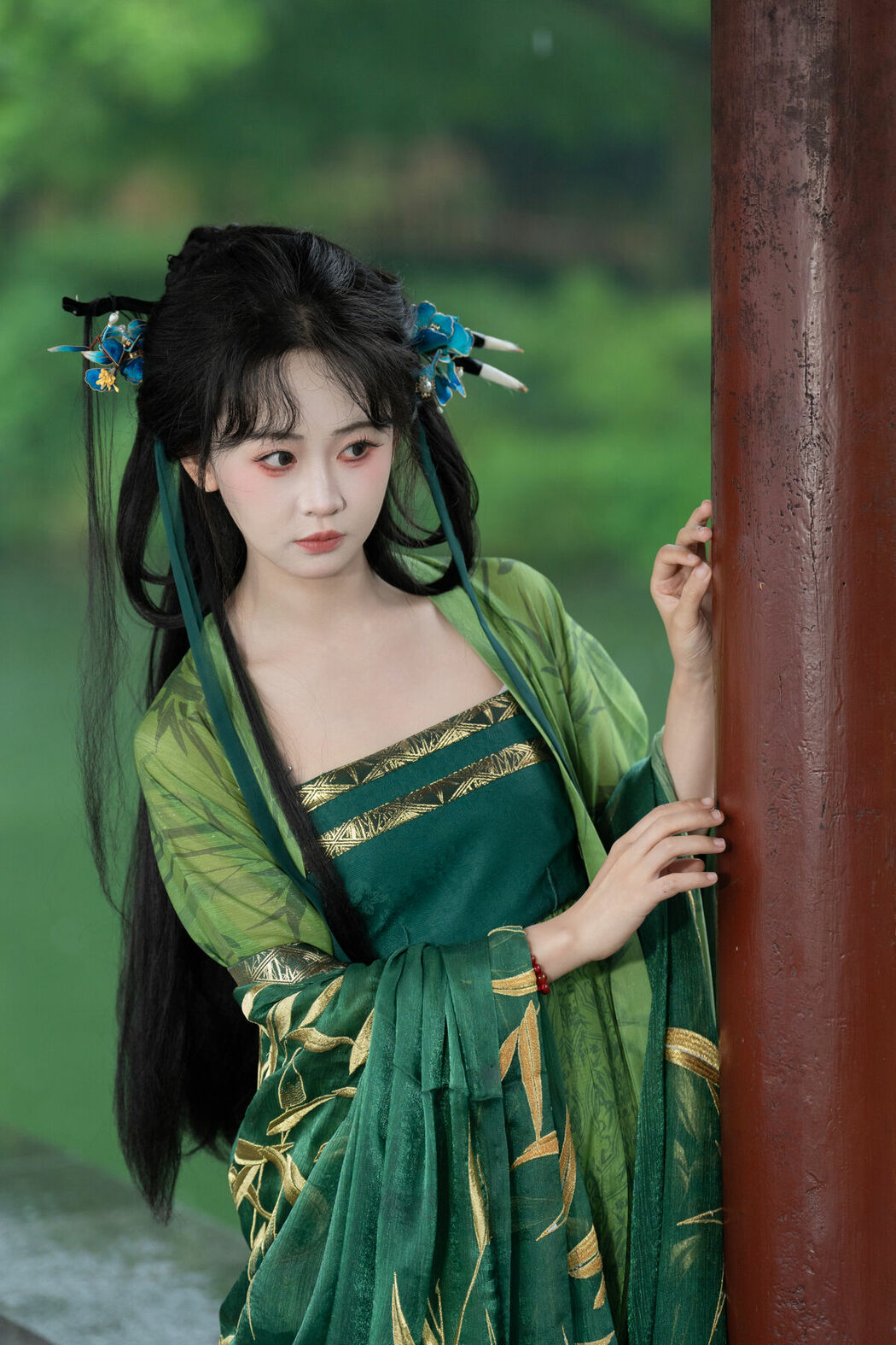 YiTuYu艺图语 Vol.8970 Jiao Yi Zhi Sui Sui (33P)