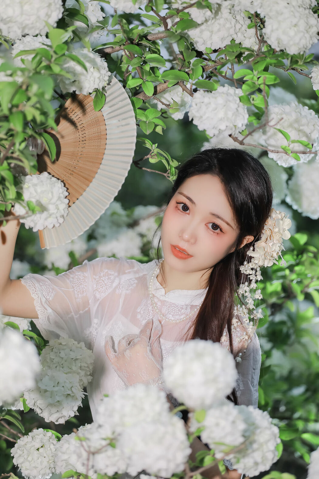 YiTuYu艺图语 Vol.8965 Hua Zhuang Shi Tian (15P)