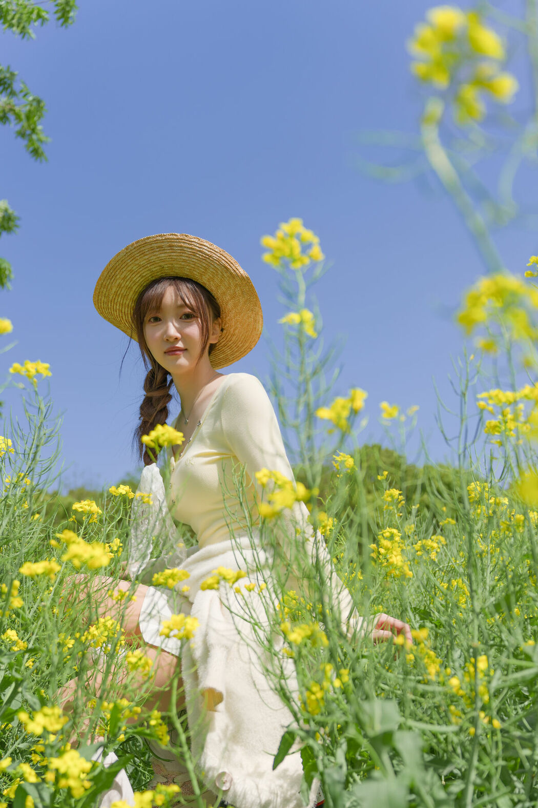 YiTuYu艺图语 Vol.8968 Bing Leng Qi E (33P)