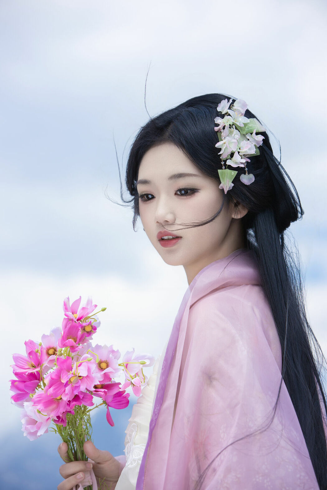 YiTuYu艺图语 Vol.8976 Wan Jiang Ting (34P)