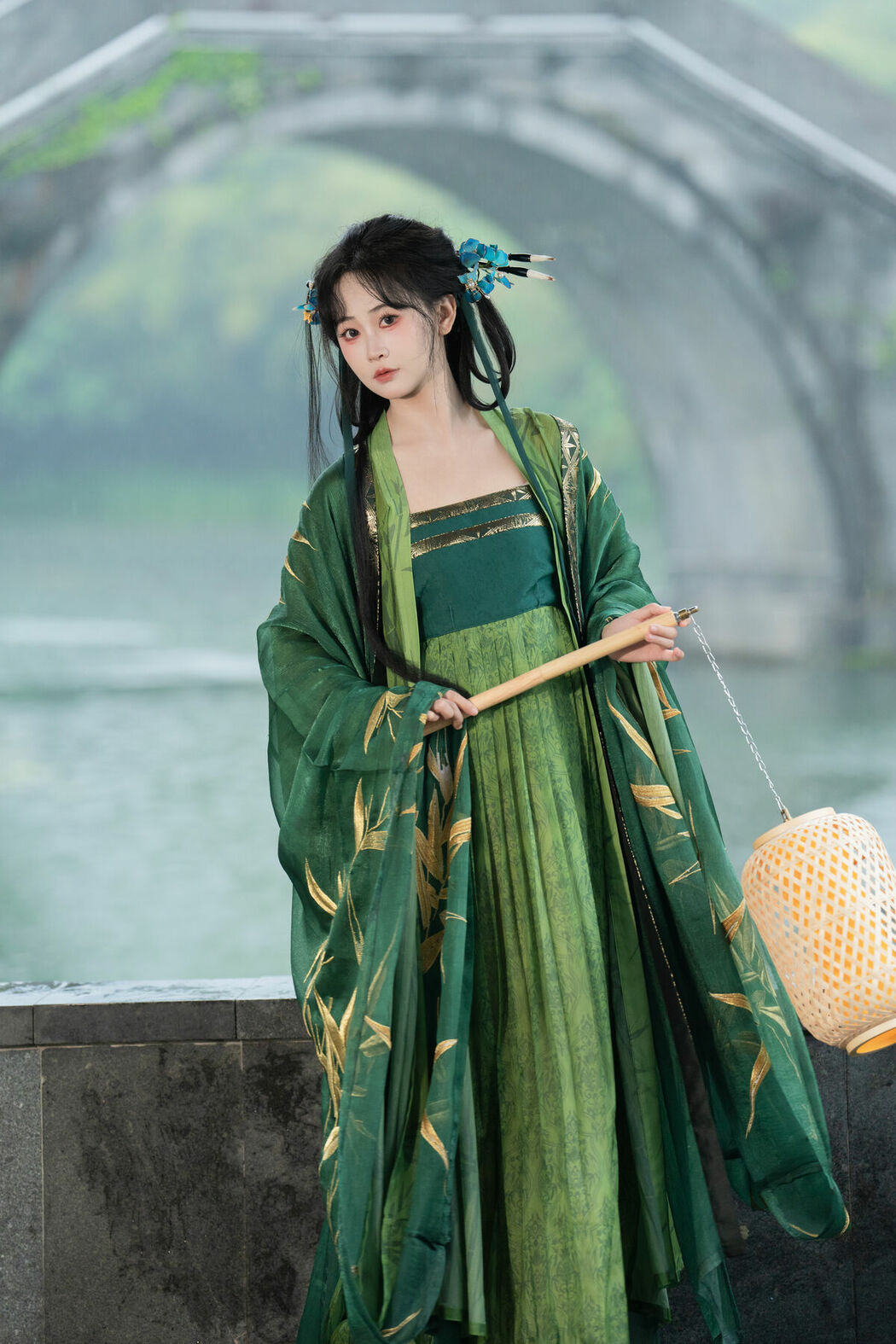 YiTuYu艺图语 Vol.8970 Jiao Yi Zhi Sui Sui (33P)